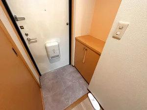 【シューズボックス】四日市ウィークリーマンションでは靴箱も完備♪四日市エリアの出張、旅行にも欠かせないですよね(^^)/7日以上の利用に適した設備がここにはあります。