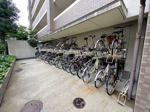 【駐輪場】三重県四日市市ウィークリーマンションでは、駐輪場も完備。また、三重県四日市市マンスリーマンションでは利便性が良い物件がおおいので出張や旅行に人気の物件です★