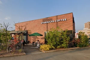 スターバックス コーヒー 久留米東櫛原店まで車で10分。