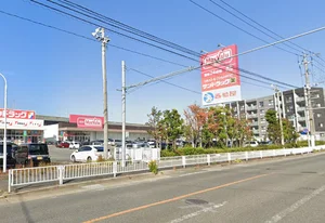 マックスバリュ 久留米西店まで徒歩7分。