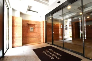 広々として高級感のあるエントランス　オートロック付でセキュリティ対策も万全！　