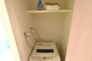 リネン類も豊富で洗濯機・洗濯洗剤あり！　毎日洗濯できるので滞在が長くなっても安心！