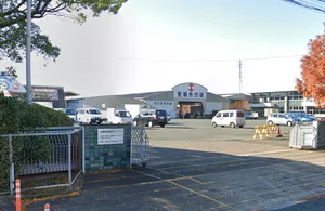 豊橋魚市場まで車で7分。