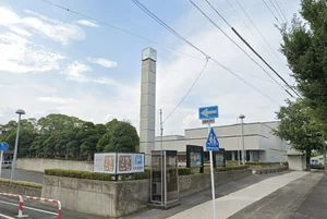 豊川市文化会館まで車で14分。