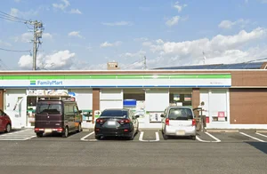 ファミリーマート 春日井関田町店まで徒歩7分。