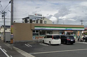 ファミリーマート 春日井鳥居松八丁目店まで徒歩7分。