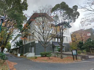 滋賀大学まで車で25分、11.5km。