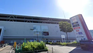 イオンモール草津まで車で19分、6.1km。