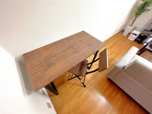 デスクのご用意がございますので、在宅などのお仕事も可能♪WiFiのレンタルも可能です★