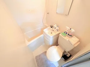 シャンプーやリンス、ボディソープ、バスマジックリンも完備です☆掃除用のスポンジもご用意しております