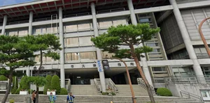 大津市役所まで車で15分、6.1km。