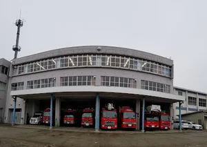 高岡市消防本部まで車で7分