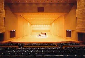 富山県高岡文化ホールまで徒歩14分