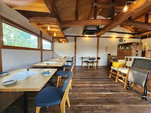 炭焼き納屋くさびまで徒歩2分