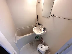 シャンプー・リンス・ボディソープ・風呂用洗剤・スポンジをご用意しておりますのでぜひご活用ください！高岡駅前ウィークリーマンションでは7日以上から利用可能★