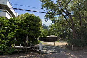 高松中央公園まで徒歩5分、350m。