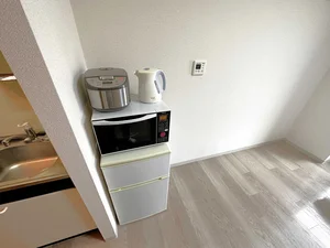 【家電画像】テレビ、洗濯機、冷蔵庫は完備♪瓦町駅前（香川県高松市）ウィークリーマンションの標準設備で追加料金0円♪人気の理由がここにあります。
