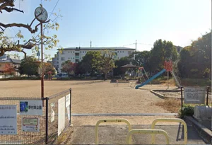 野村東公園まで徒歩2分、180ｍ。