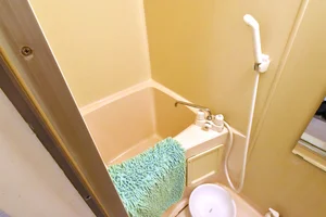 シャンプーやコンディショナーなどもあり！　洗剤やスポンジもあり長期滞在でも清潔に保っていただけます！