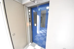 エレベーター付き