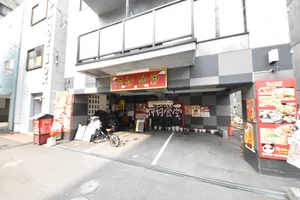 一階には中華料理屋がございます。