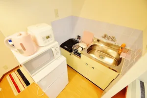 【キッチン画像イメージ】射水市(小杉駅前)ウィークリーマンション♪冷蔵庫、電子レンジ、炊飯器、ケトル、調理器具や食器類もご用意しております(^^♪