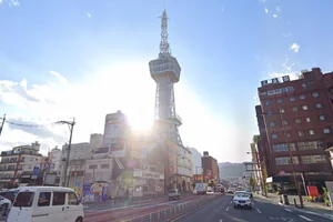 別府タワーまで車で7分。
