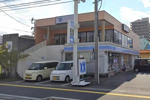 ローソン 別府新港町店まで徒歩8分。