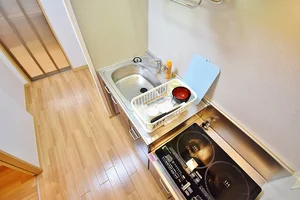 【キッチン画像イメージ】四日市市八田(四日市けいりん)ウィークリーマンション♪冷蔵庫、電子レンジ、炊飯器、ケトル、調理器具や食器類もご用意しております(^^♪