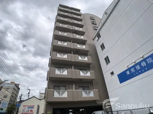 赤十字病院・愛媛大学に近い為、法人・学生の方におススメです♪市内電車も徒歩３分なので市内移動しやすい♪♪