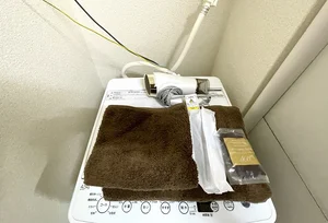 テレビ、ソファー、空気清浄機、テーブル、ゴミ箱、掃除機やパラソルハンガー、DVDプレイヤーも完備!!滋賀大津駅前ウィークリーマンション滋賀大津駅前マンスリーマンションは長期、中期、短期宿泊に適した室内となっております。