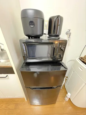 冷蔵庫・電子レンジ・炊飯器・ケトルを常備設置しております(^^)/