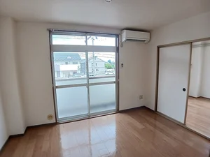 山形駅（山形県）のマンスリーマンション・ウィークリーマンション「カ－サスズキ 203・洋室(No.764405)」メイン画像