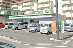 ファミリーマート 広島東雲店まで徒歩4分