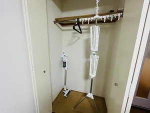 【掃除機完備】滋賀大津(錦織３丁目)ウィークリーマンション・滋賀大津(錦織３丁目)マンスリーマンションではビジネスホテルと違い、自宅と同じように生活できるのが強みの1つです。