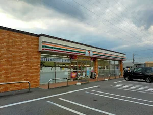 セブン-イレブン 富山赤田北店まで徒歩3分