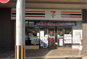 セブン-イレブン ＪＲ大津駅前店　徒歩９分