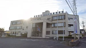 日本総合ビジネス専門学校まで徒歩12分、850m。