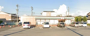 セブン-イレブン 大垣中川町４丁目店まで徒歩3分、240m。