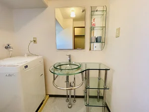 お洒落な洗面台となっております。ハンドソープ付☆