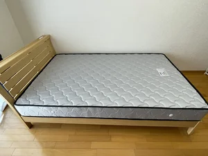 セミダブルのベッドになります★