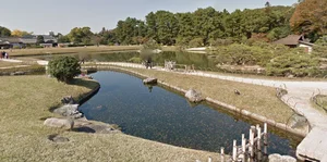 後楽園まで徒歩23分、1.6km。