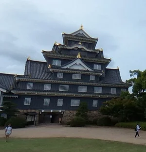 岡山城まで徒歩23分、1.6km。