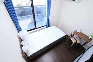 デスクがあり インターネット無料で テレワークなど会議や仕事業務にも最適!