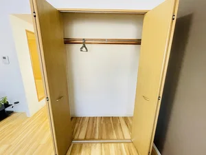 収納スペースも広く、長期滞在でも安心！！嬉しいポール付☆☆