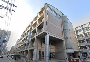 香蘭ファッションデザイン専門学校　徒歩2分