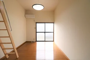 のマンスリーマンション・ウィークリーマンション「レオパレスあまの 202(No.785419)」メイン画像
