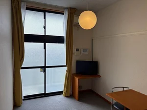 のマンスリーマンション・ウィークリーマンション「レオパレスＱＵＡＴＲＥ 407(No.789556)」メイン画像