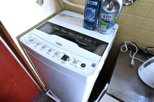 洗濯機有で　長期出張には嬉しい設備！　毎日洗濯できて清潔にお過ごしいただけます。