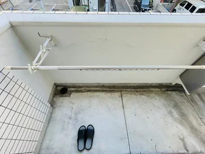 洗濯竿・スリッパ備え付☆入居中洗濯もできるので、コインランドリーに行かなくても大丈夫☆☆